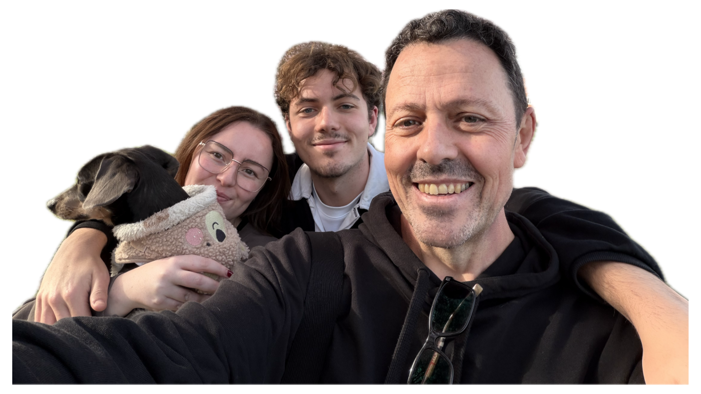 Darren, founder of Enbodie, with his children
