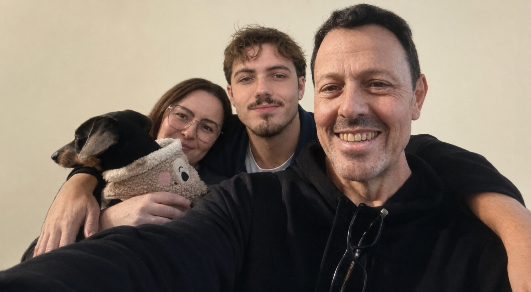 Darren, founder of Enbodie, with his family